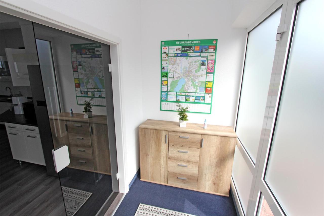 Ferienwohnung Mit 3 Schlafraeumen Neubrandenbourg Extérieur photo